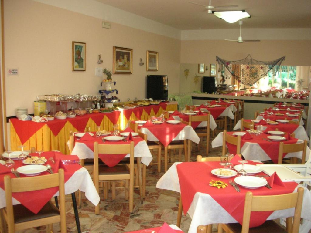 Hotel Leda Rimini Exterior photo