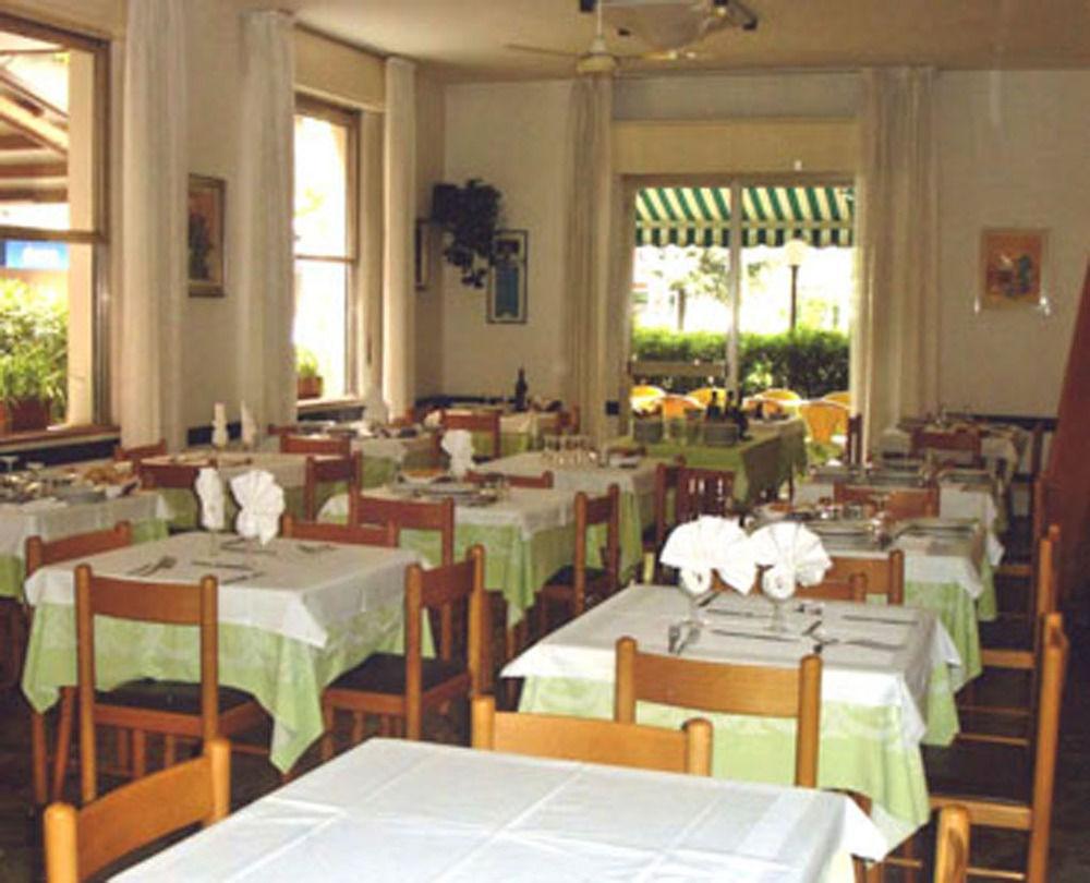 Hotel Leda Rimini Exterior photo