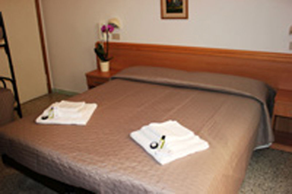 Hotel Leda Rimini Exterior photo