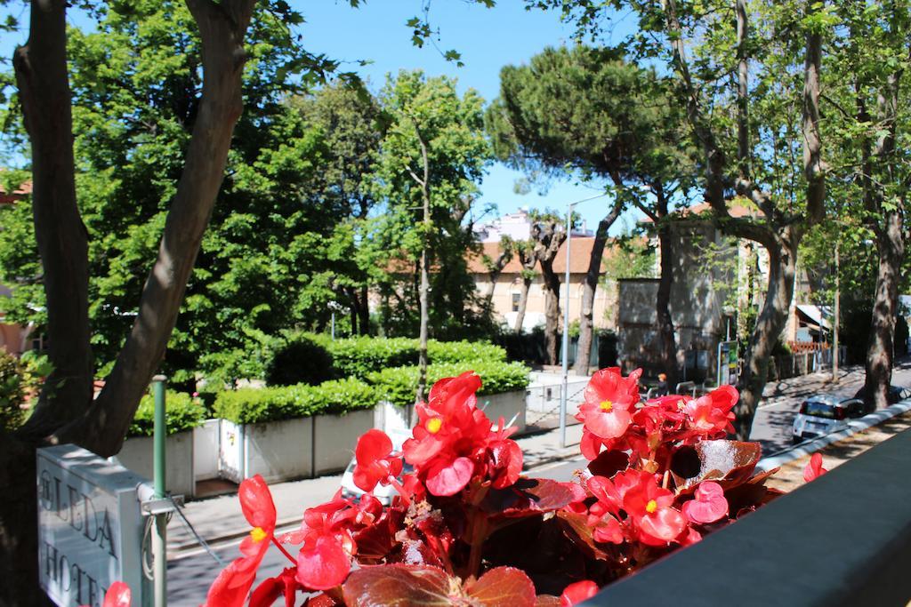 Hotel Leda Rimini Exterior photo